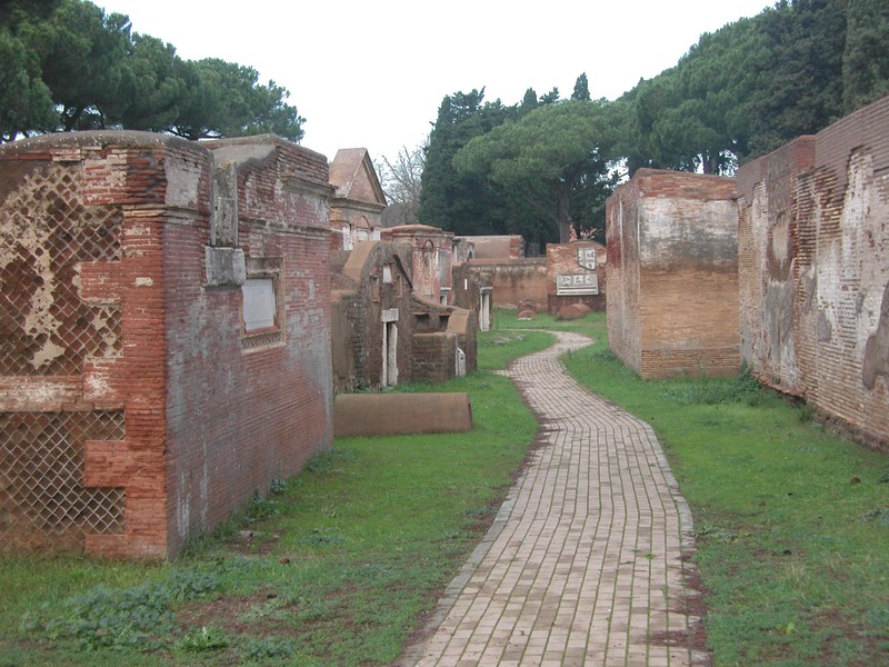 3. Necropoli Isola Sacra