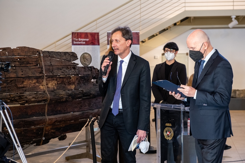 presentazione volume "Sotto le stelle del Giglio" al Museo delle Navi