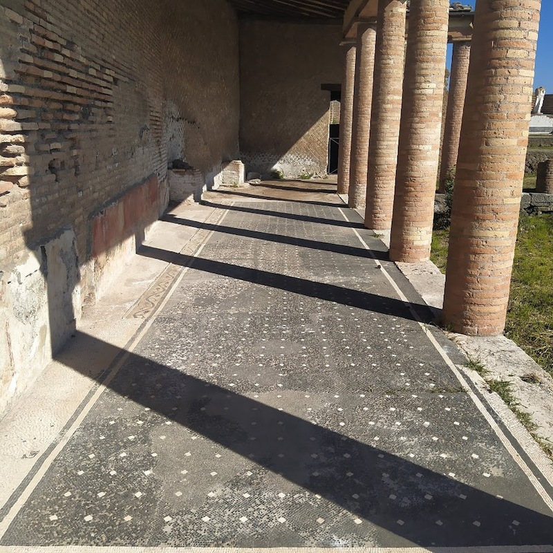 schola del traiano domus del Peristilio