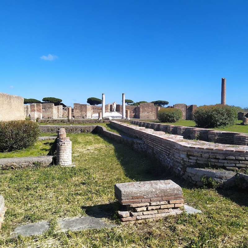 schola del traiano cortile